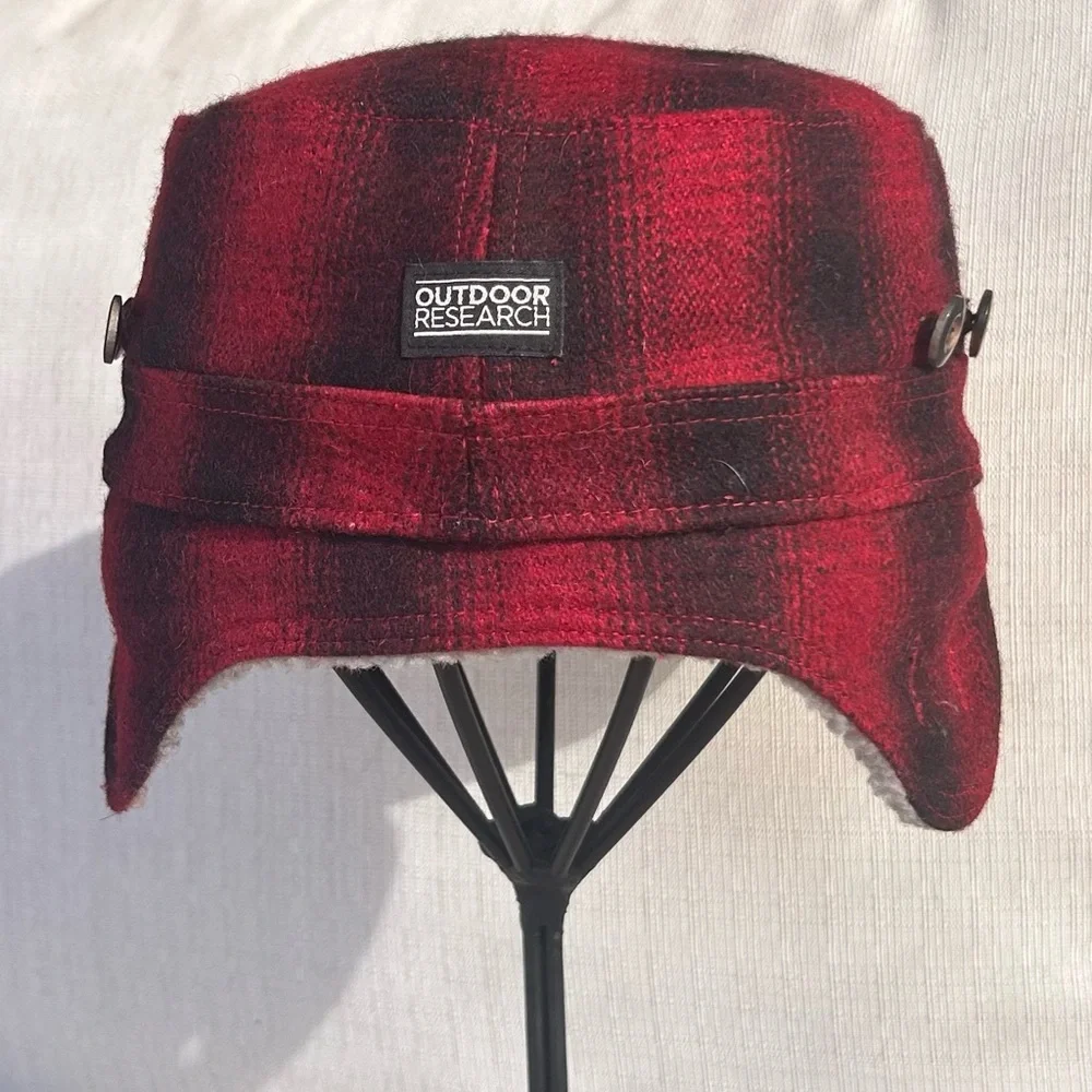 NWOT Outdoor Research Red and Black Women's Yukon Hat